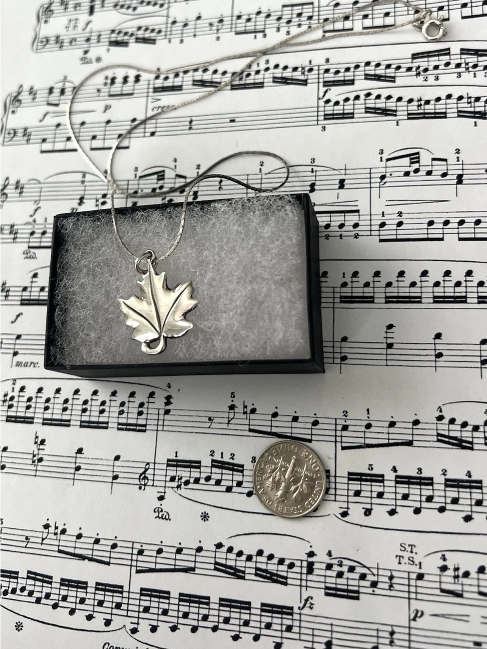Rare-Retired-Tiffany & Co. Maple Leaf Pendant Sterling Silver 925 necklace